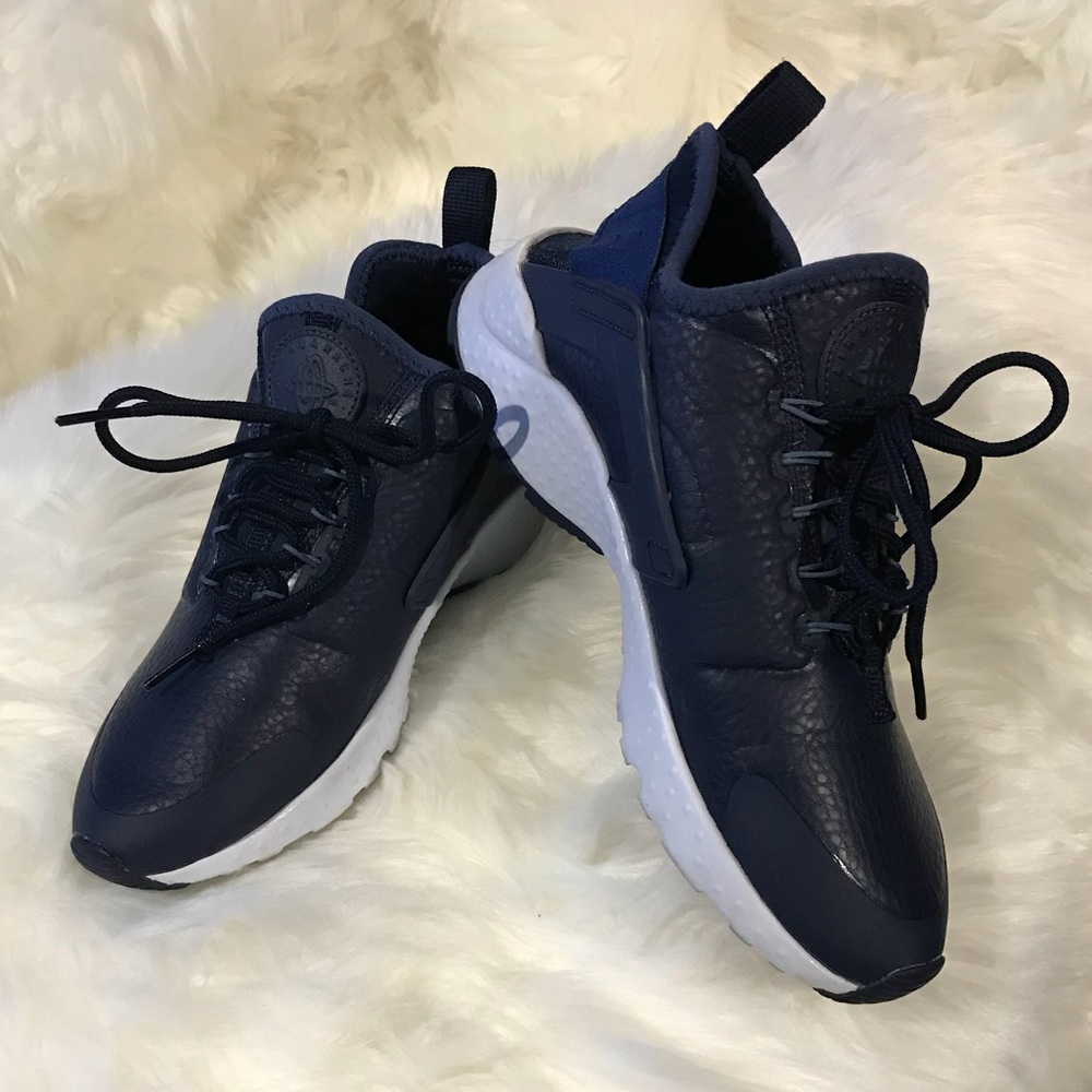 NIKE AIR HUARACHE